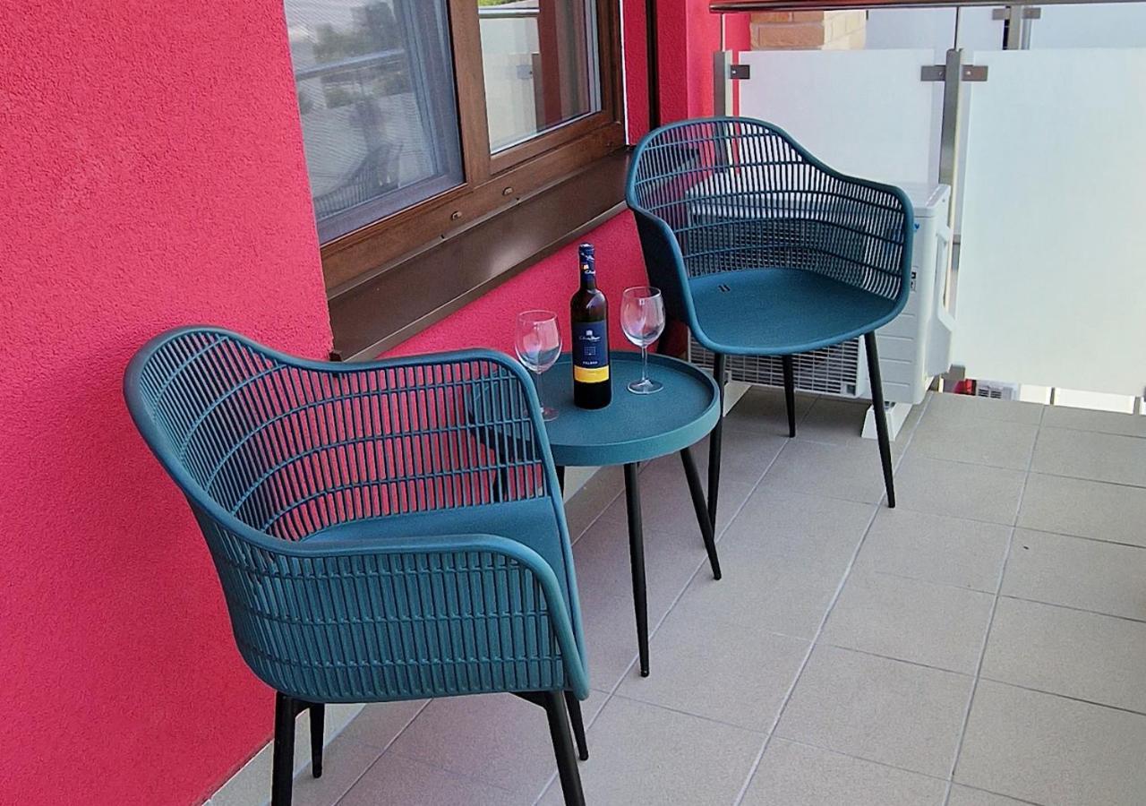 New Cozy 2 Room Pink Apartment Bratislava 059 Exterior foto
