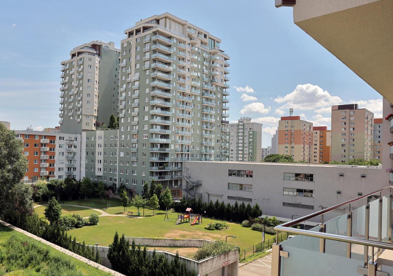 New Cozy 2 Room Pink Apartment Bratislava 059 Exterior foto